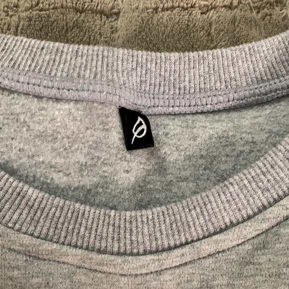 P’Tula Crew Neck Crop Sweatshirt - Picture 3 of 5